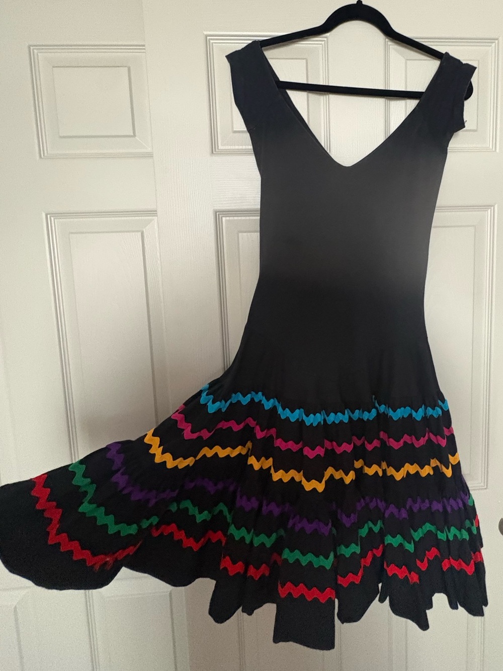 Vintage Betsey Johnson Black Rainbow Rick-Rack Fit-and-
Flare Dress ⭐️💃🏼